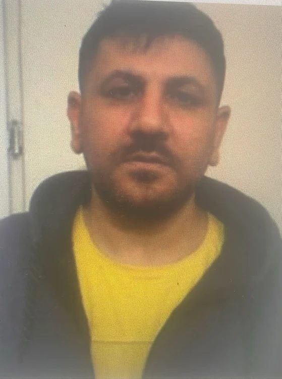 ---------Deinut-condamnat-pentru-omor-dat-n-urmrire-dup-ce-nu-s-a-mai-ntors-din-permisie-Surse-Brbatul-ar-fi-prsit-deja-Romnia