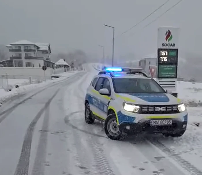 ---------Filtru-rutier-pe-DN-67C-Novaci--Rnca-Acces-permis-doar-autovehiculelor-4x4-sau-echipate-cu-lanuri