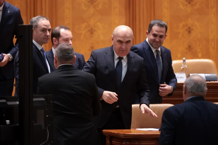 ---------Guvernul-i-asum-rspunderea-pe-reforma-administrativ-n-ianuarie-Coaliia-s-a-neles-Nu-scad-salariile-SURSE