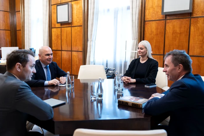 ---------Ilie-Bolojan-a-discutat-cu-conducerea-Wizz-Air-despre-extinderea-zborurilor-companiei-n-Romnia