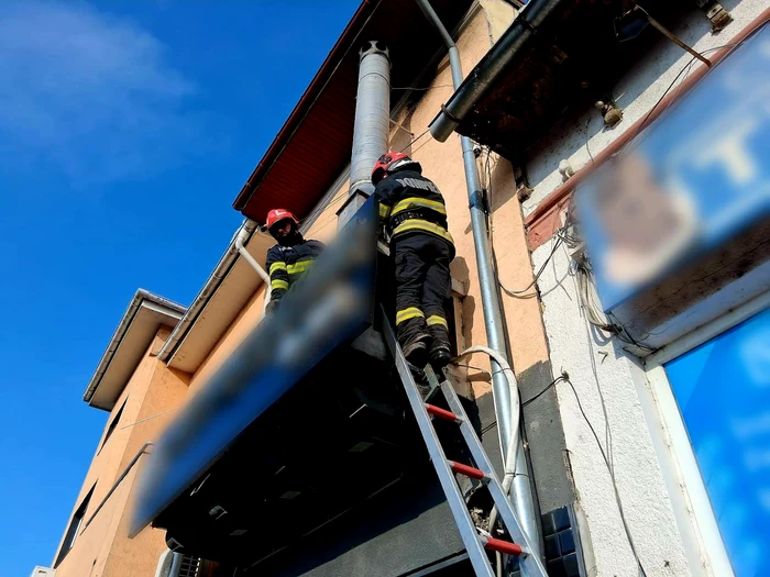 ---------Incendiu-ntr-un-fast-food-din-Giurgiu-La-sosirea-pompierilor-localul-era-inundat-cu-fum