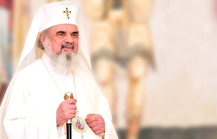 ---------Mesajul-Patriarhului-Daniel-n-Ajunul-Bobotezei-nnoim-botezul-nostru-prin-gustarea-apei-sfinite-a-Aghesmei-Mari