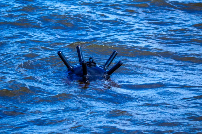 ---------Min-marin-descoperit-pe-plaja-din-dreptul-poligonului-Midia-Zona-a-fost-securizat