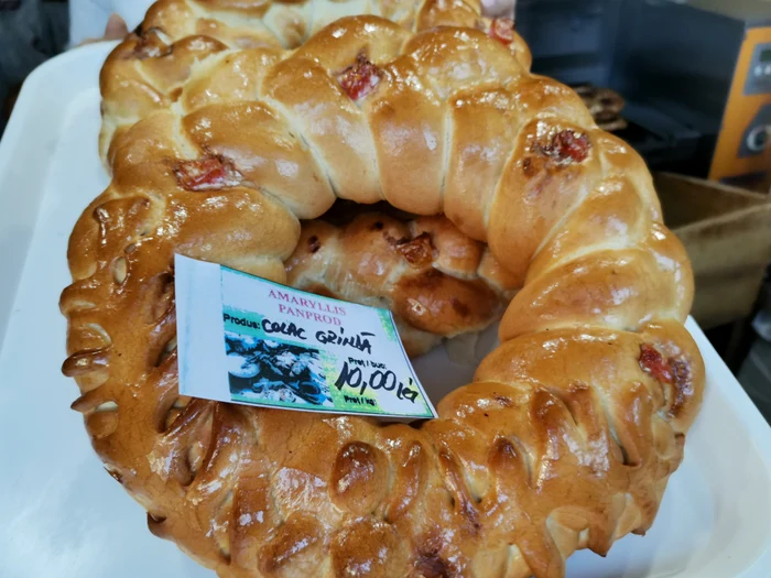 ---------Obiceiul-practicat-de-Anul-Nou-care-unete-familii-n-Oltenia-Pe-vremuri-se-duceau-plocoane-imense-piftie-crnai-psri-vii