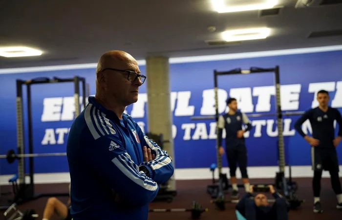 ---------Performan-n-teren-comar-n-vestiar-revelaia-Superligii-se-plnge-de-condiiile-deplorabile-Stadionul-n-deriv-strnete-furia-juctorilor-Plou-efectiv-n-vestiar-Vrem-condiii-normale