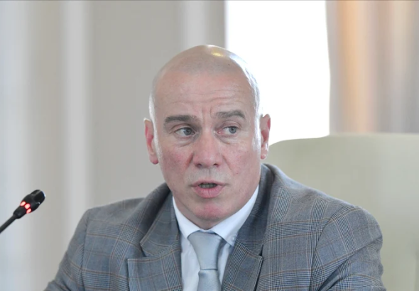 ---------Petiie-pentru-demiterea-Ministrului-Culturii-Deciziile-controversate-care-au-dus-la-contestarea-lui-Andrs-Demeter