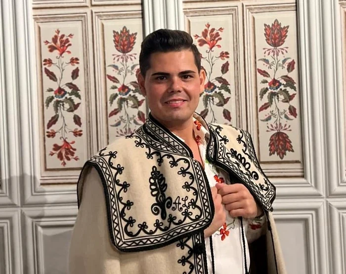 ---------Povestea-tnrului-care-readuce-colindul-la-ua-caselor-din-sudul-Olteniei-M-am-ndrgostit-de-cultura-tradiional