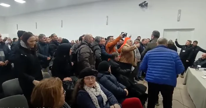 ---------Revolte-n-lan-din-cauza-taxelor-locale-scandal-n-Suceava-proteste-la-Botoani-Nu-putem-plti-ct-cere-Primria
