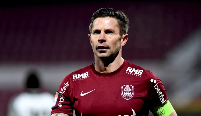 ---------Revoluie-la-CFR-Cluj-Btrnii-lotului-au-fost-pensionai-de-conducerea-clubului