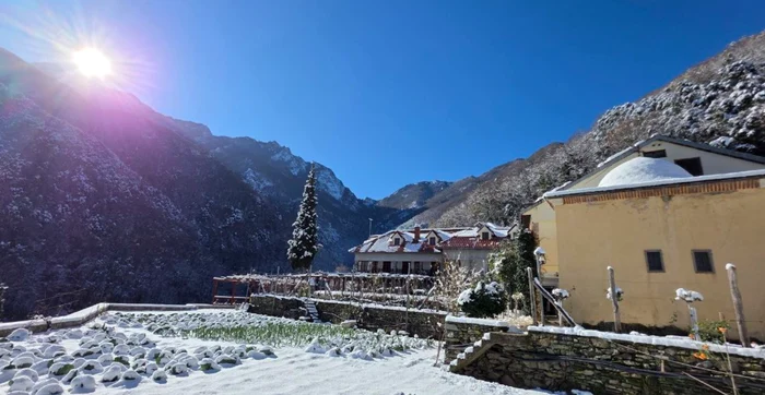 ---------Romnii-pe-primul-loc-n-topul-pelerinilor-la-Muntele-Athos-A-fi-cu-Dumnezeu-nu-nseamn-s-faci-de-nota-5-sau-7