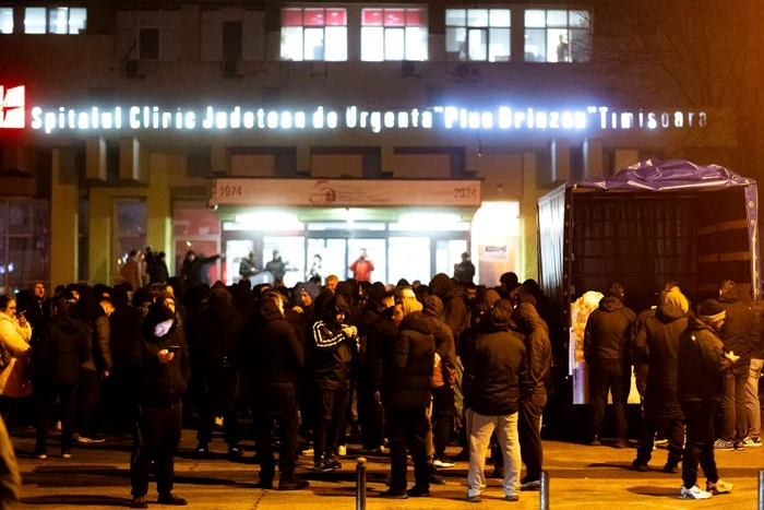 ---------Solidaritate-ntre-suporteri-Timiorenii-sar-n-ajutorul-grecilor-de-la-PAOK-Salonic-rnii-n-accidentul-rutier