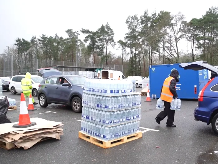 ---------Stare-de-urgen-n-Anglia-unde-zeci-de-mii-de-locuine-au-rmas-fr-ap-din-cauza-furtunii-Goretti