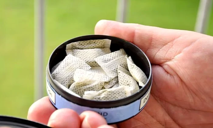 ---------Strategii-periculoase-pentru-a-crete-randamentul-angajailor-firmele-ofer-pliculeele-cu-nicotin-gratis-pentru-a-stimula-productivitatea