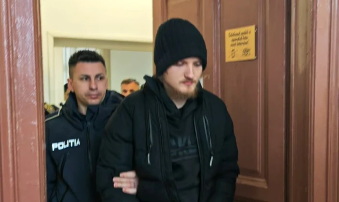 ---------Tnrul-care-i-a-ucis-i-incendiat-mama-medic-cardiolog-refuz-predarea-n-Frana-Are-membri-de-familie-n-Romnia-i-vrea-s-fie-aproape-de-ei