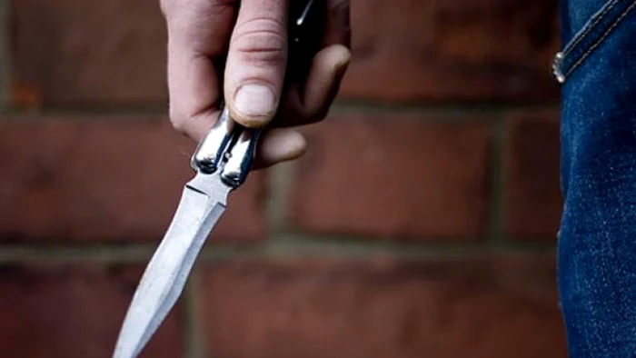 ---------Un-angajat-al-Colegiului-Pedagogic-din-Craiova-njunghiat-de-12-ori-pe-strad-Agresorul-este-de-negsit