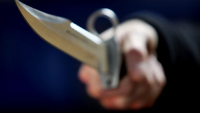 ---------Un-copil-de-10-ani-agresat-cu-cuitul-de-un-alt-minor-dup-o-ceart-pentru-o-jucrie