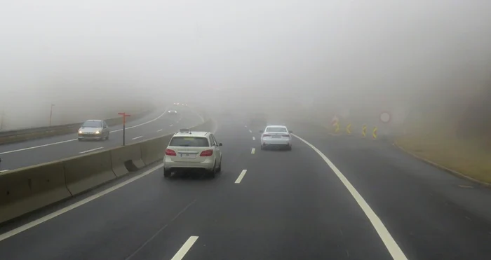 ---------Vizibilitate-redus-din-cauza-ceii-Se-circul-pe-carosabil-umed-pe-toate-autostrzile-din-ar