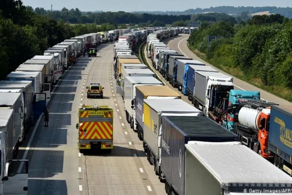 Analiz----------Noi-scumpiri-n-2026-creterea-tarifelor-pentru-transportul-rutier-se-va-vedea-la-raft