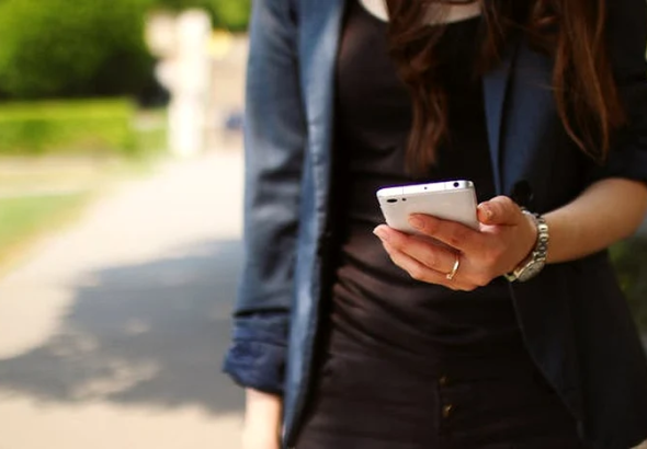 ---------Android-la-poluri-opuse-ce-ofer-telefoanele-entry-level-i-high-end-pentru-cei-ce-vor-un-nou-smartphone