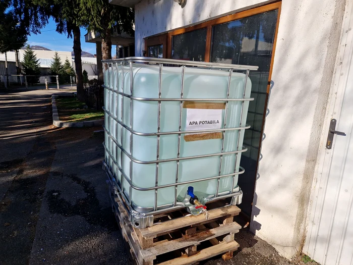 ---------Apa-din-Curtea-de-Arge-nu-mai-conine-bacterii-dar-rmne-nepotabil-din-cauza-turbiditii-i-a-concentraiilor-ridicate-de-fier-i-clor