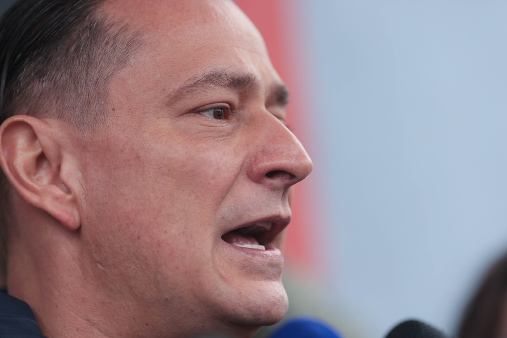 ---------Blu-lanseaz-un-nou-atac-la-adresa-premierului-Bolojan-Motivul-pentru-care-l-compar-cu-Ceauescu