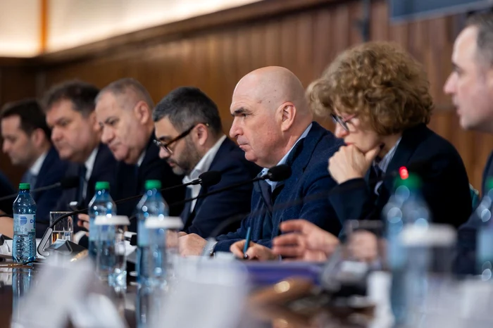 ---------Bolojan-s-a-ntlnit-cu-reprezentanii-sindicatelor-i-patronatelor-la-Palatul-Victoria-Care-a-fost-agenda-discuiilor-