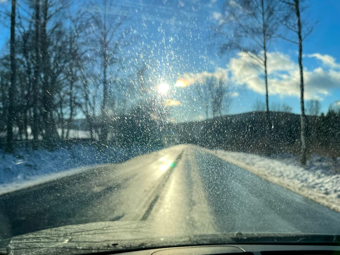 ---------Care-sunt-cele-mai-periculoase-poriuni-de-drum-pe-vreme-rea-Recomandri-pentru-oferi-Nu-frnm-brusc-nu-facem-manevre-agresive