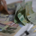 ---------Ce-nseamn-recesiunea-tehnic-i-de-ce-Romnia-nu-resimte-nc-o-criz-ca-n-2009-2010-Explicaiile-profesorului-Bogdan-Glvan