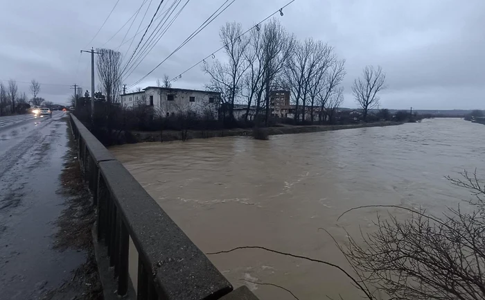 ---------Cod-galben-de-inundaii-n-ase-judee-Hidrologii-avertizeaz-c-pot-aprea-scurgeri-pe-versani-i-creteri-ale-nivelurilor-apelor