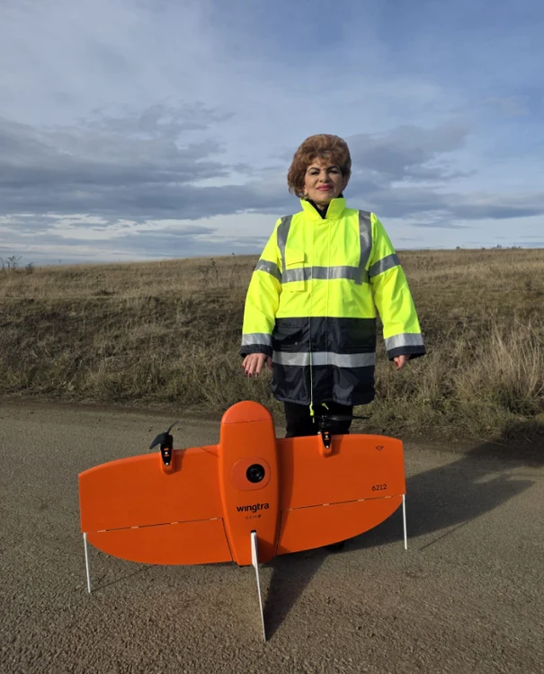 ---------Comun-cu-dron-profesional-de-36000-de-euro-i-139-de-camere-video-n-timp-ce-drumurile-rmn-neasfaltate