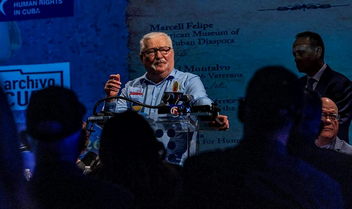 ---------Cum-poate-fi-interpretat-atitudinea-lui-Trump-fa-de-Putin-potrivit-unui-fost-preedinte-polonez