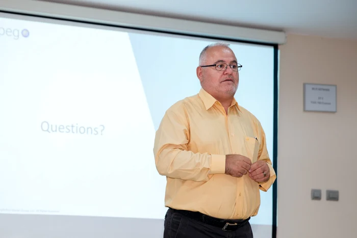 ---------Eti-o-bunciune-n-draci-Psiholog-dialog-halucinant-cu-pacientele-n-edine-de-terapie-Cel-mai-bun-antidepresiv-e-o-partid-de-sex-ca-lumea