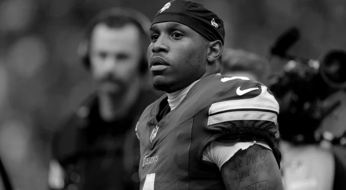 ---------Fotbalul-american-pierde-un-tnr-talent-La-doar-25-de-ani-starul-NFL-a-fost-gsit-decedat-n-propriul-garaj-Posibil-sinucidere-