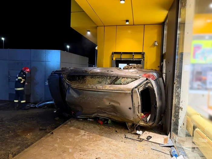 Foto----------ofer-fr-permis-reinut-dup-ce-a-intrat-cu-maina-ntr-un-magazin-din-Cluj