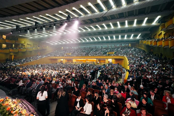 ---------Gala-Internaional-de-Balet-Balanchines-Legacy-a-umplut-Sala-Palatului-Evenimentul-unul-de-excepie-a-reprezentat-o-premier-absolut-pentru-ara-noastr