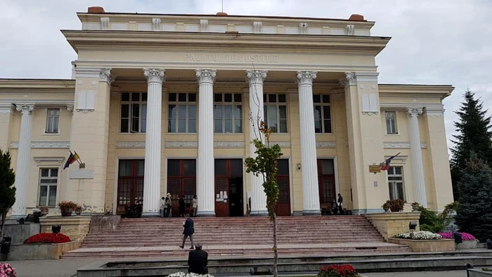 ---------Judector-de-la-Tribunalul-Vlcea-acuzat-de-o-grefier-c-a-agresat-o-fizic-i-verbal-Sindicatul-reacioneaz-Grefierii-nu-sunt-subordonai-personali-ai-nimnui