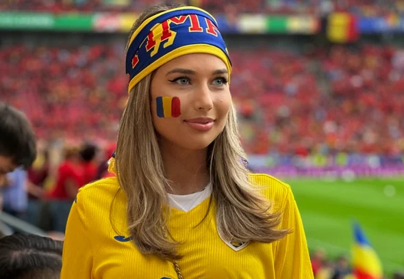 ---------Maria-Iordnescu-urmrit-i-pe-strad-i-n-local-Panic-n-vacan-pentru-fiica-lui-Anghel-Iordnescu