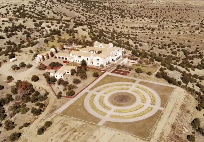 ---------Noi-detalii-tulburtoare-despre-ferma-lui-Epstein-din-New-Mexico-ar-fi-ordonat-ngroparea-a-dou-femei-lng-proprietate