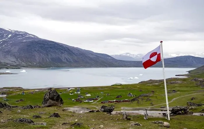 ---------O-delegaie-de-senatori-americani-n-vizit-n-Groenlanda-ncrederea-care-fusese-stabilit-de-la-al-Doilea-Rzboi-Mondial-s-a-erodat