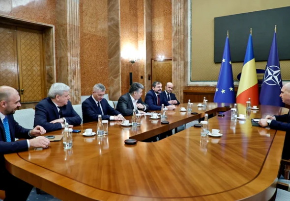 ---------Premierul-Ilie-Bolojan-a-discutat-cu-primarii-despre-criteriile-de-finanare-a-spitalelor-municipale-i-reforma-administrativ