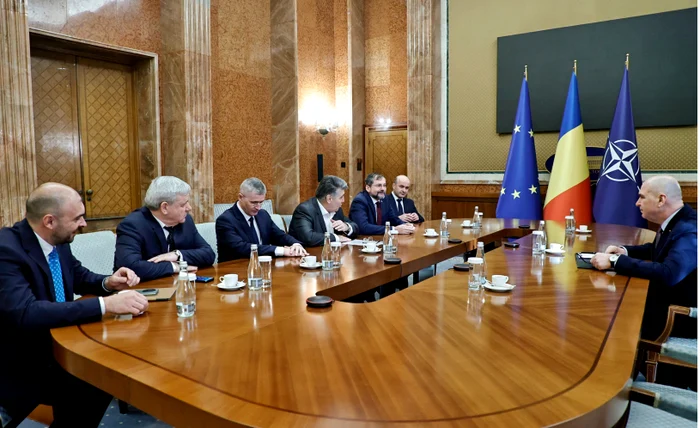 ---------Premierul-Ilie-Bolojan-a-discutat-cu-primarii-despre-criteriile-de-finanare-a-spitalelor-municipale-i-reforma-administrativ