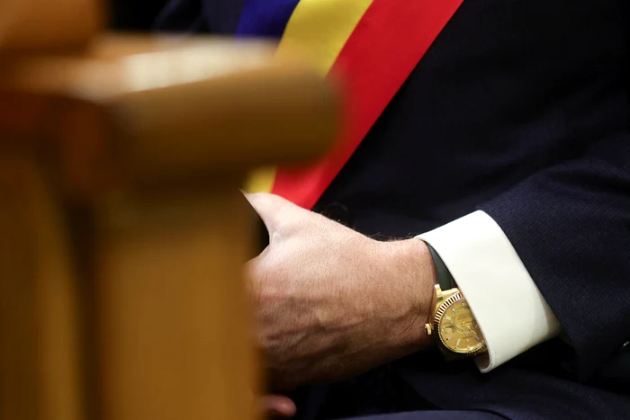 ---------Primar-cu-ceas-de-30000-de-euro-surprins-la-ntlnirea-cu-premierul-Bolojan-n-plin-grev-Nu-tiu-cum-am-rmas-cu-ceasul-sta