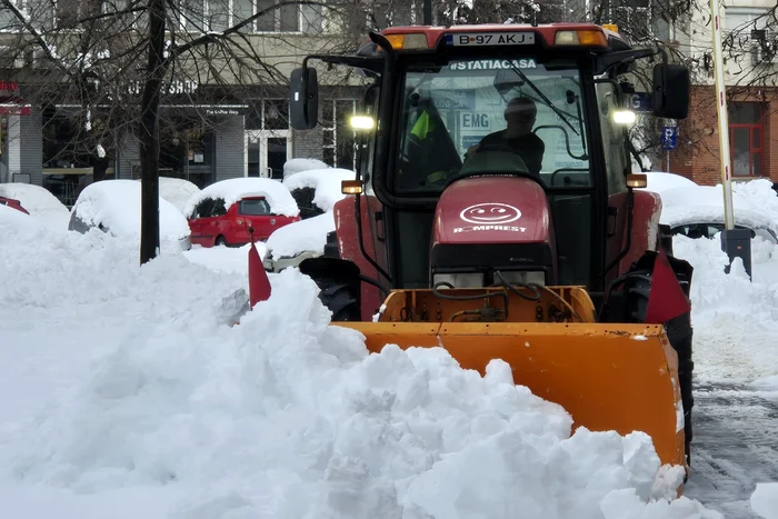 ---------Primria-Sectorului-1-anun-amenzi-pentru-lipsa-de-reacie-la-deszpezire-Strzile-i-trotuarele-sunt-nc-blocate-de-nmei