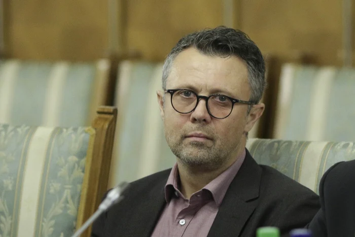 ---------Romnia-a-intrat-ntr-o-criz-avertizeaz-un-important-om-de-afaceri-Vor-aprea-probabil-i-cifre