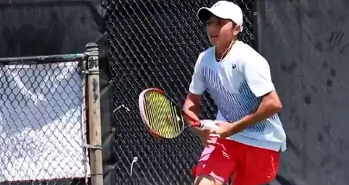 ---------Stilul-su-atipic-considerat-de-muli-un-pariu-riscant-A-obinut-primele-puncte-ATP-la-doar-15-ani-Putiul-care-joac-altfel-dect-toi