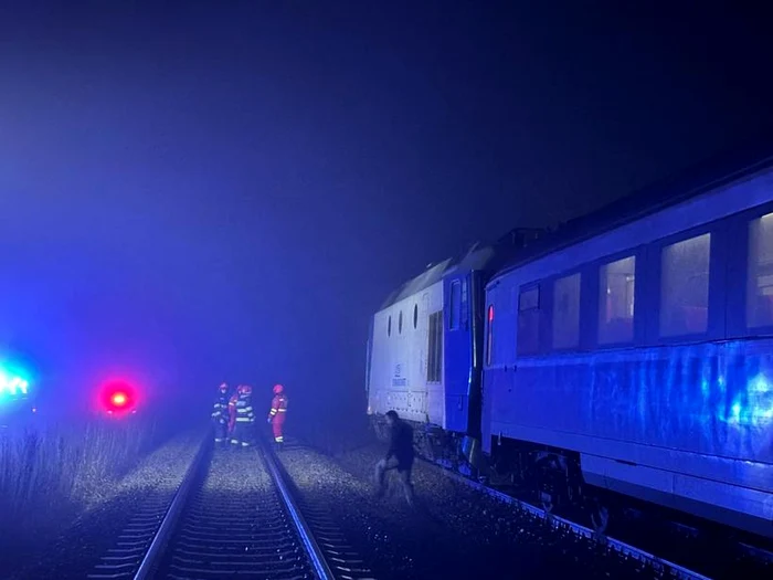 ---------Tren-cu-200-de-pasageri-blocat-pe-linie-n-apropiere-de-Vaslui-din-cauza-unui-incendiu