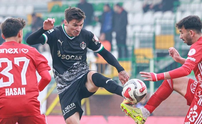 ---------Un-fotbalist-romn-uitat-face-senzaie-n-Turcia-Gol-nainte-de-pauz-i-scor-uluitor