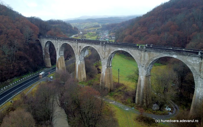 Video----------Cile-ferate-spectaculoase-construite-n-anii-80-cu-viaducte-i-tuneluri-uriae-Cum-s-au-ruinat-n-doar-civa-ani