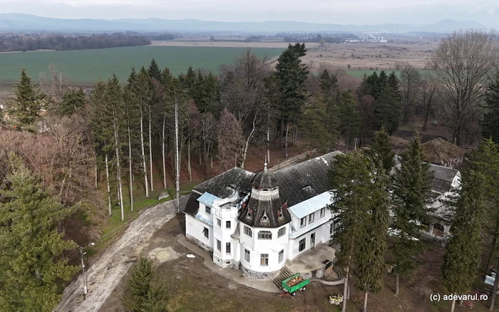 Video----------Secretele-castelului-Pogany-din-ara-Haegului-Fosta-moie-a-grofilor-din-secolul-al-XIX-lea-readus-la-via