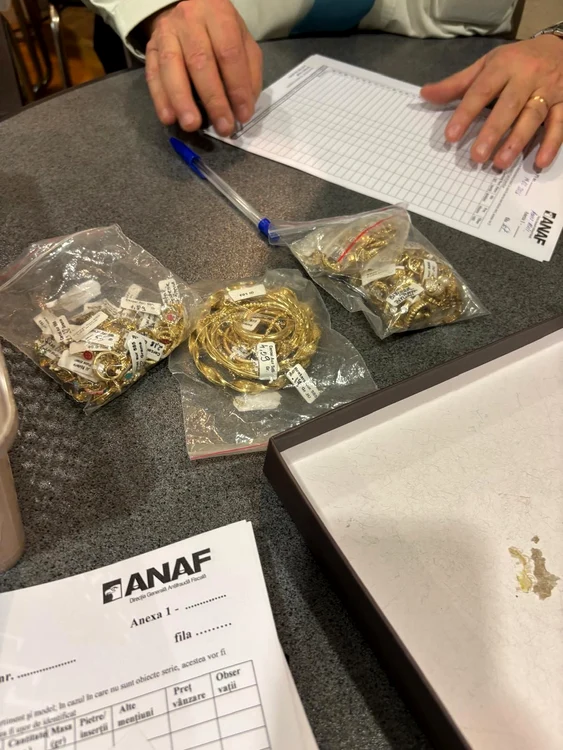 ---------ANAF-a-confiscat-peste-32-kg-de-bijuterii-de-aur-i-argint-n-urma-controalelor-din-Bacu